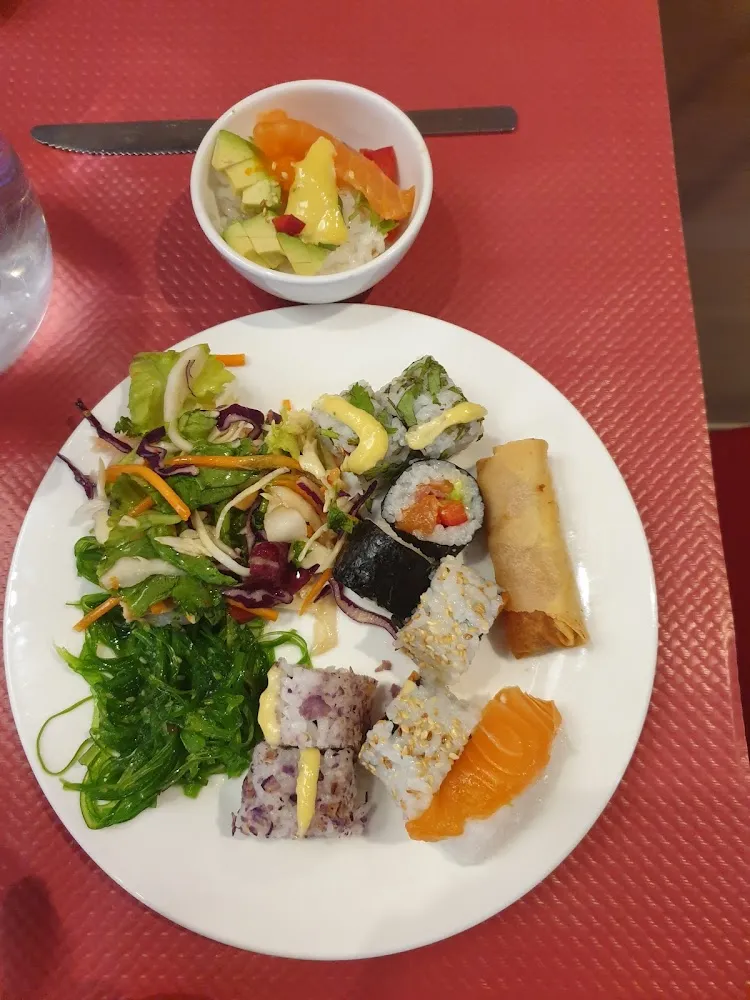 Suchi Salade Algue Salade Crevettes Nem Crevettes